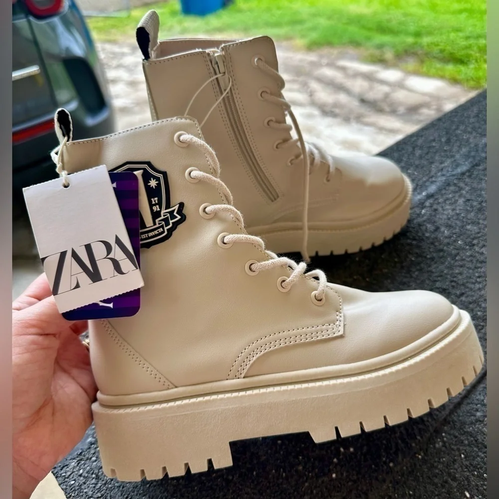ZARA Wednesday Ankle boots 2100/330